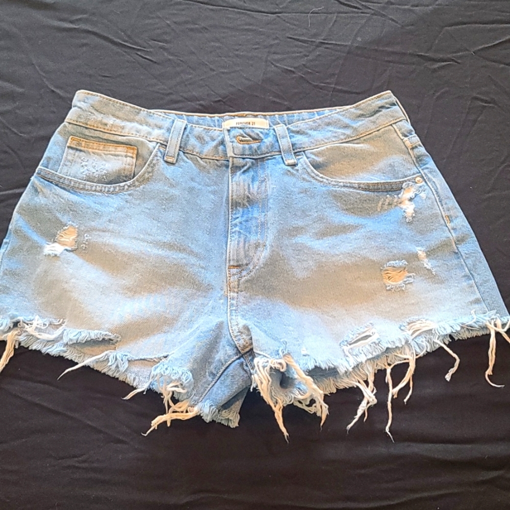 Lightwash Jean Shorts. Size 27. Forever 21.